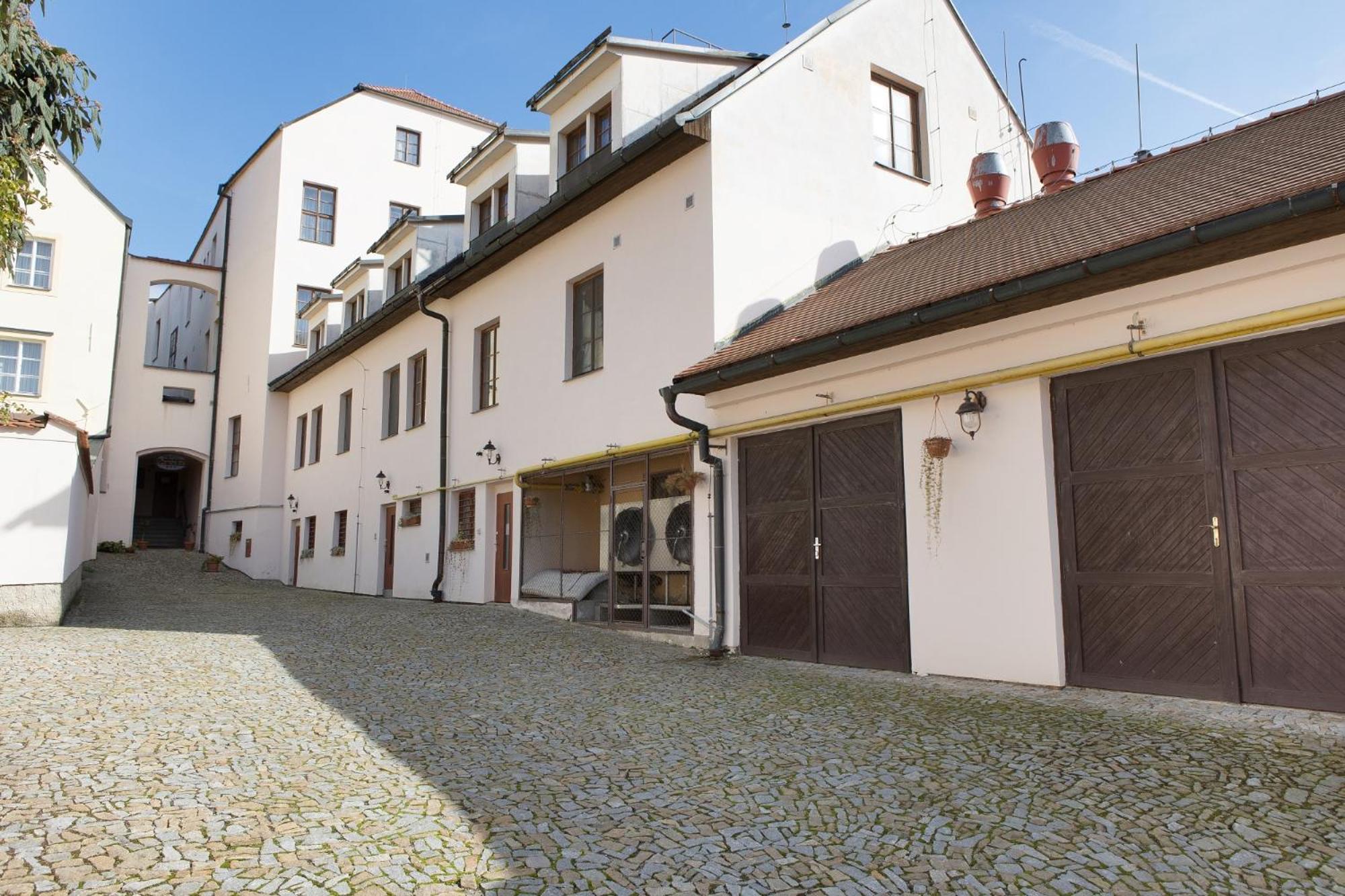Hotel U Cerneho Orla Telč Exterior foto