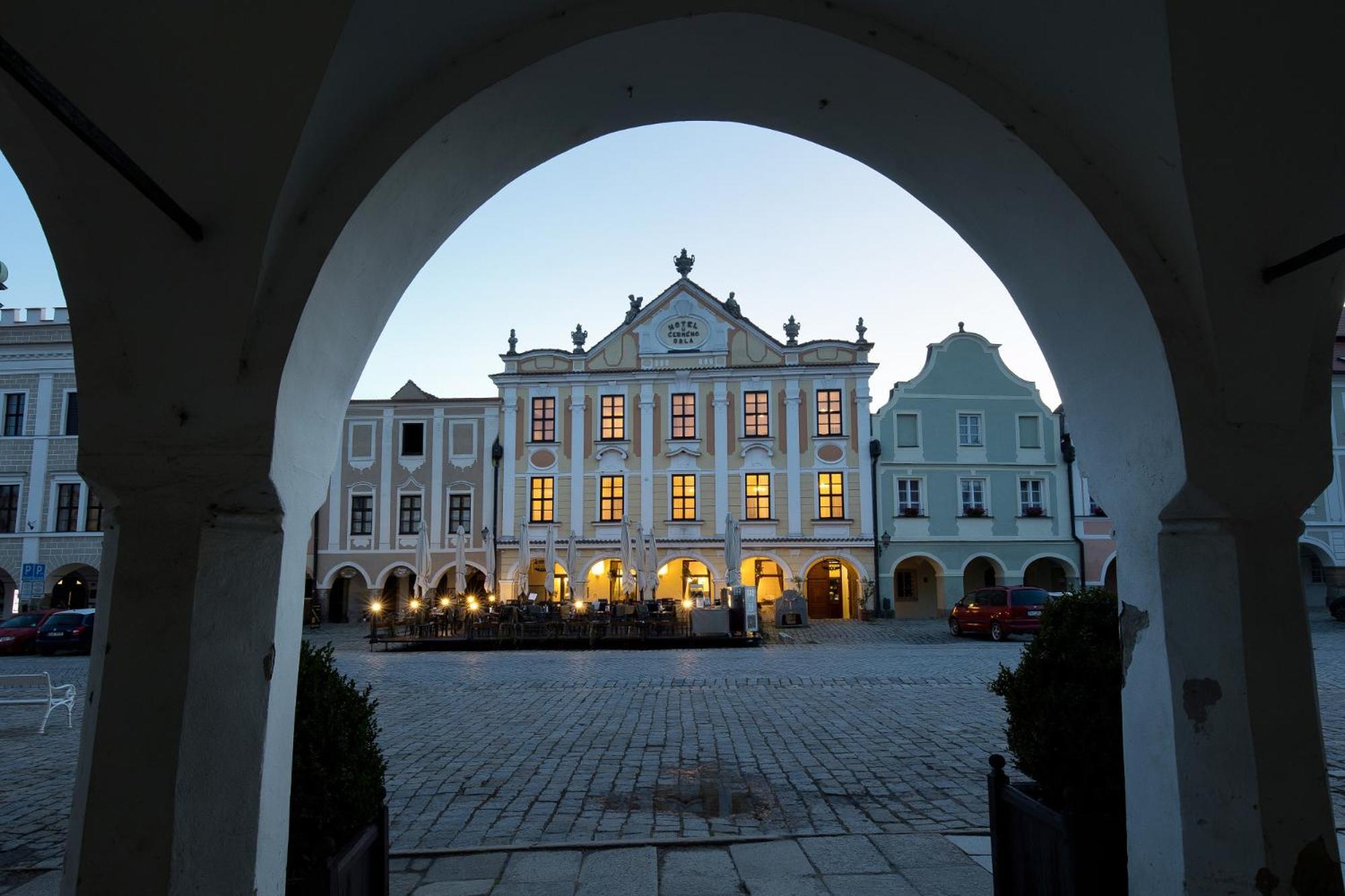 Hotel U Cerneho Orla Telč Exterior foto